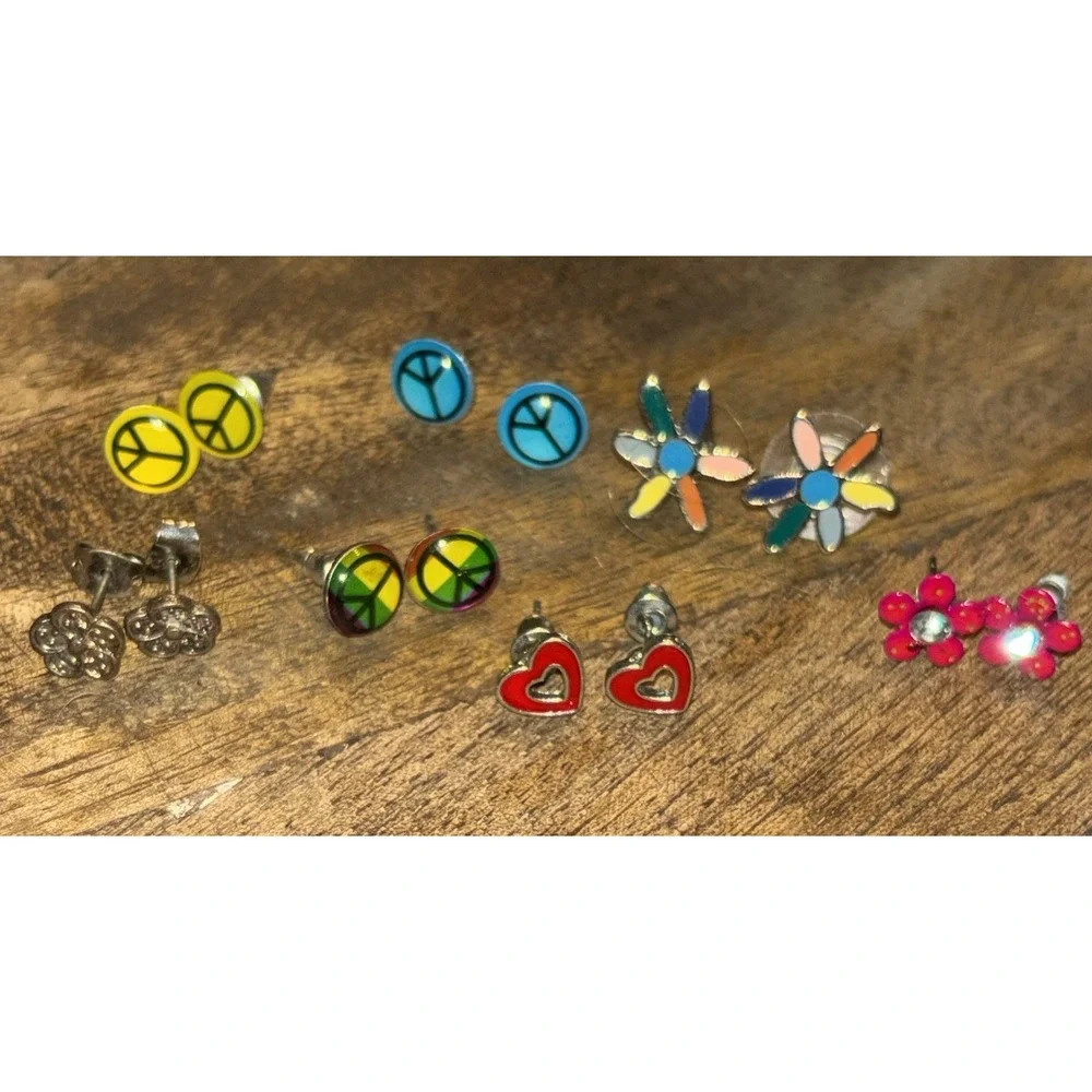 Lot Of 7 pair Small Colorful Stud Button Mixed Pierced Earrings